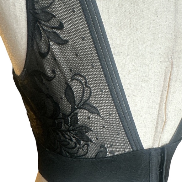 Wacoal Net Effect Soft Cup Bra 810340 - Black, Size 36 - Picture 6 of 8